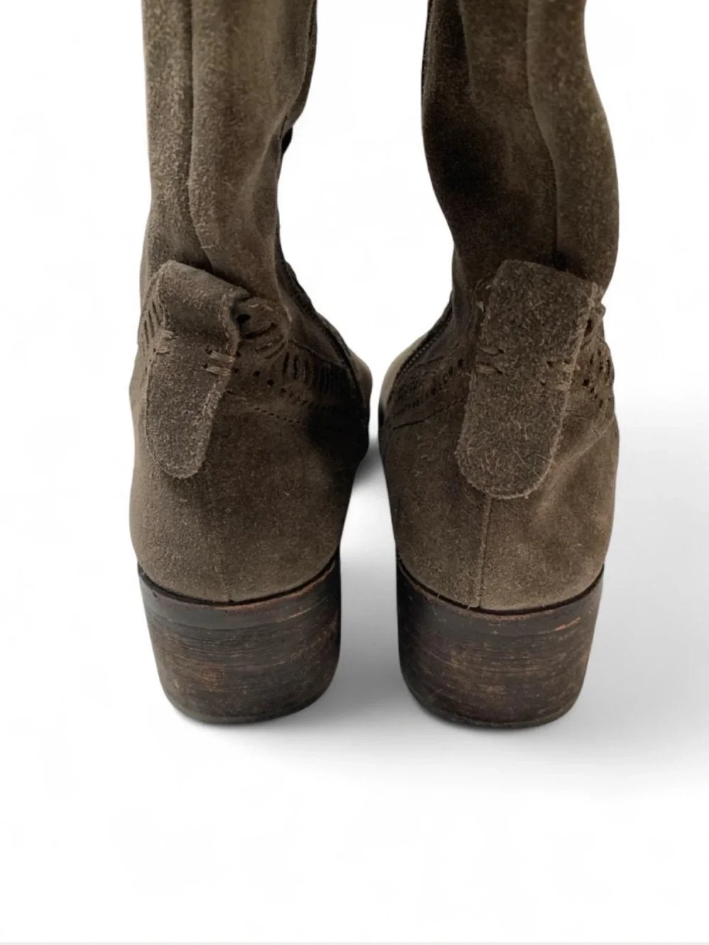 Vince Camuto Knee-High Grey Suede Boots - Laser Cut Accents Size 7